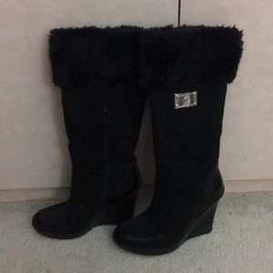Guess suede wedge boots size 6 1/2 Medium